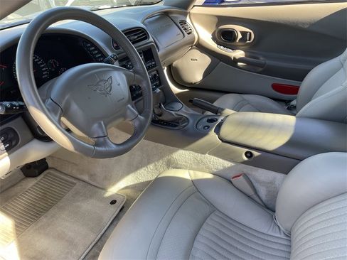 Used 2004 Chevrolet Corvette Convertible w/ Preferred Equipment Group image 15