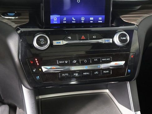 Used 2022 Ford Explorer Limited w/ Limited Technology Package AWD/4WD image 54