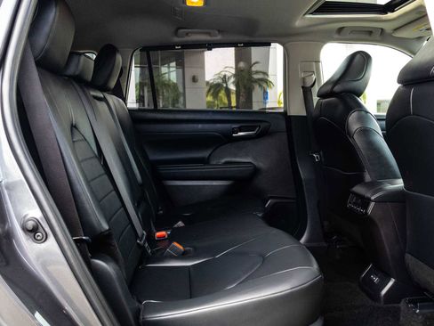 Used 2024 Toyota Highlander XLE image 23