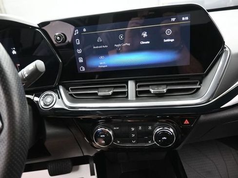 Used 2025 Chevrolet Trax RS FWD image 10