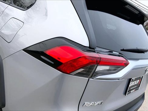 Used 2025 Toyota RAV4 XLE image 28