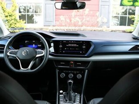Used 2023 Volkswagen Taos SE image 18