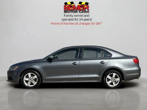 Used 2012 Volkswagen Jetta TDI image 2