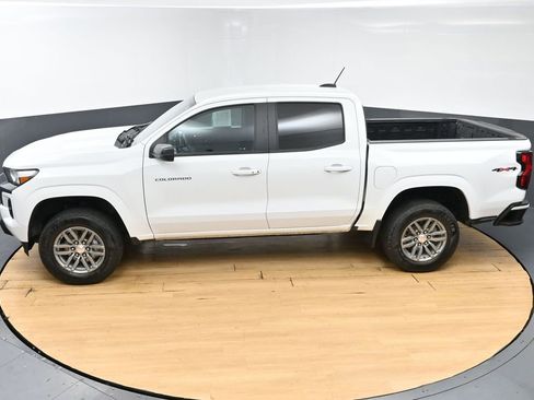 Used 2024 Chevrolet Colorado LT w/ LT Convenience Package AWD/4WD image 47