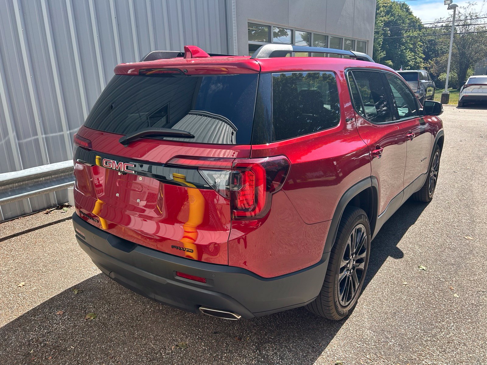 Used 2023 GMC Acadia SLT w/ Elevation Edition AWD/4WD image 5