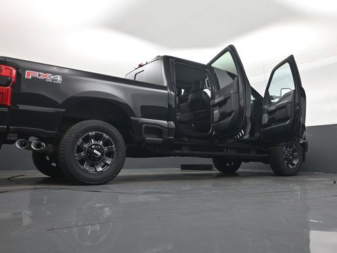 Used 2023 Ford F250 Lariat w/ Sport Appearance Package image 65