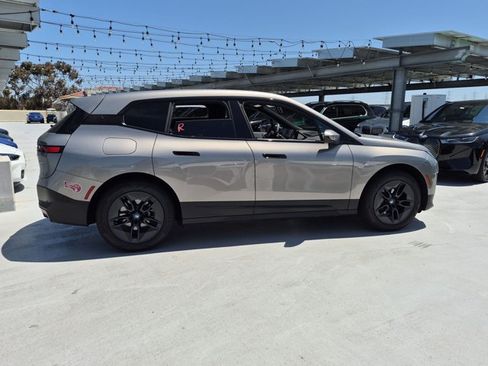 Used 2024 BMW iX xDrive50 w/ Convenience Package AWD/4WD image 4