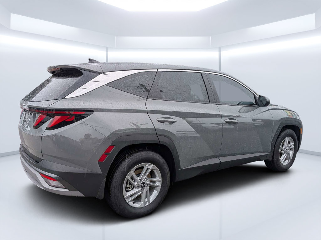 Used 2026 Hyundai Tucson SE FWD image 3