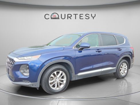 Used 2020 Hyundai Santa Fe SE FWD image 1