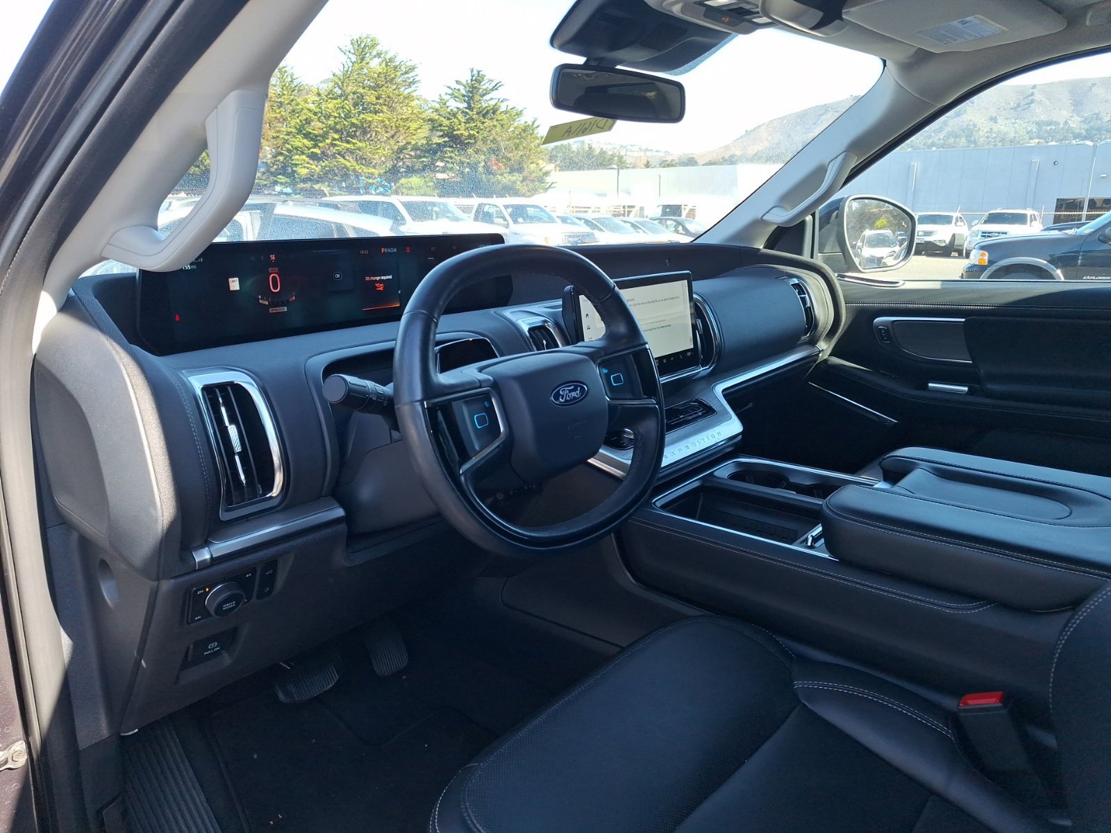 Used 2025 Ford Expedition Platinum AWD/4WD image 10