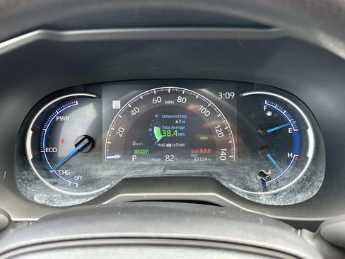 Used 2025 Toyota RAV4 XLE AWD/4WD image 28
