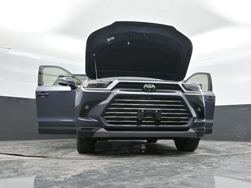 Used 2025 Toyota Grand Highlander AWD image 43