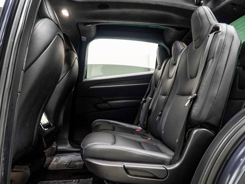 Used 2022 Tesla Model X image 36