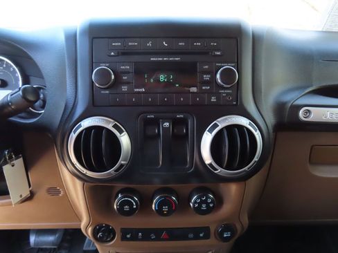 Used 2012 Jeep Wrangler Sahara w/ Connectivity Group AWD/4WD image 16