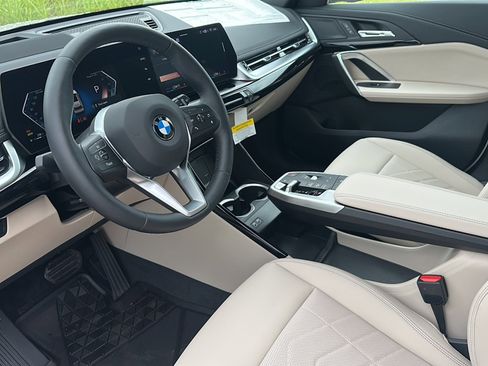 New 2025 BMW X1 xDrive28i w/ Technology Package image 9