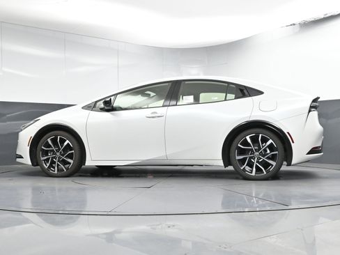 Certified 2024 Toyota Prius Prime XSE image 30