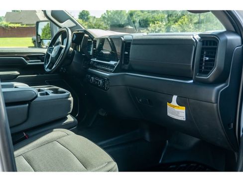 Used 2025 Chevrolet Silverado 2500 LT w/ Convenience Package AWD/4WD image 17