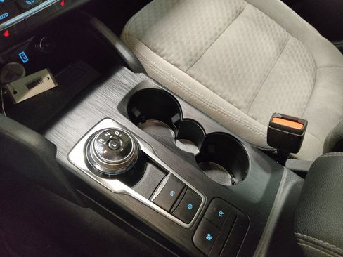 Used 2020 Ford Escape SE image 26