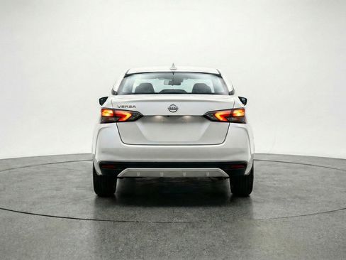 Used 2025 Nissan Versa SV image 7