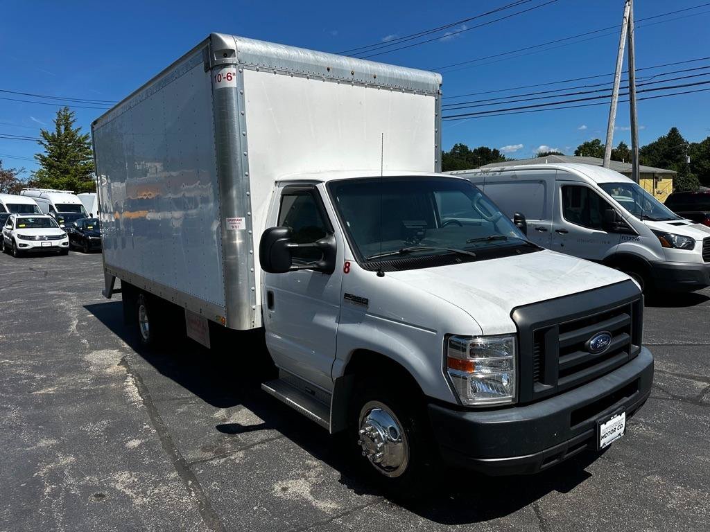 Used 2019 Ford E-350 and Econoline 350 Super Duty w/ Power Windows & Locks Group RWD image 5