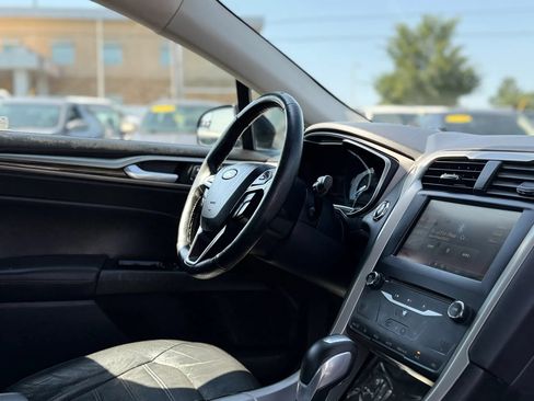 Used 2014 Ford Fusion SE w/ Equipment Group 502A FWD image 23