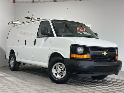 Used 2017 Chevrolet Express 2500 image 1