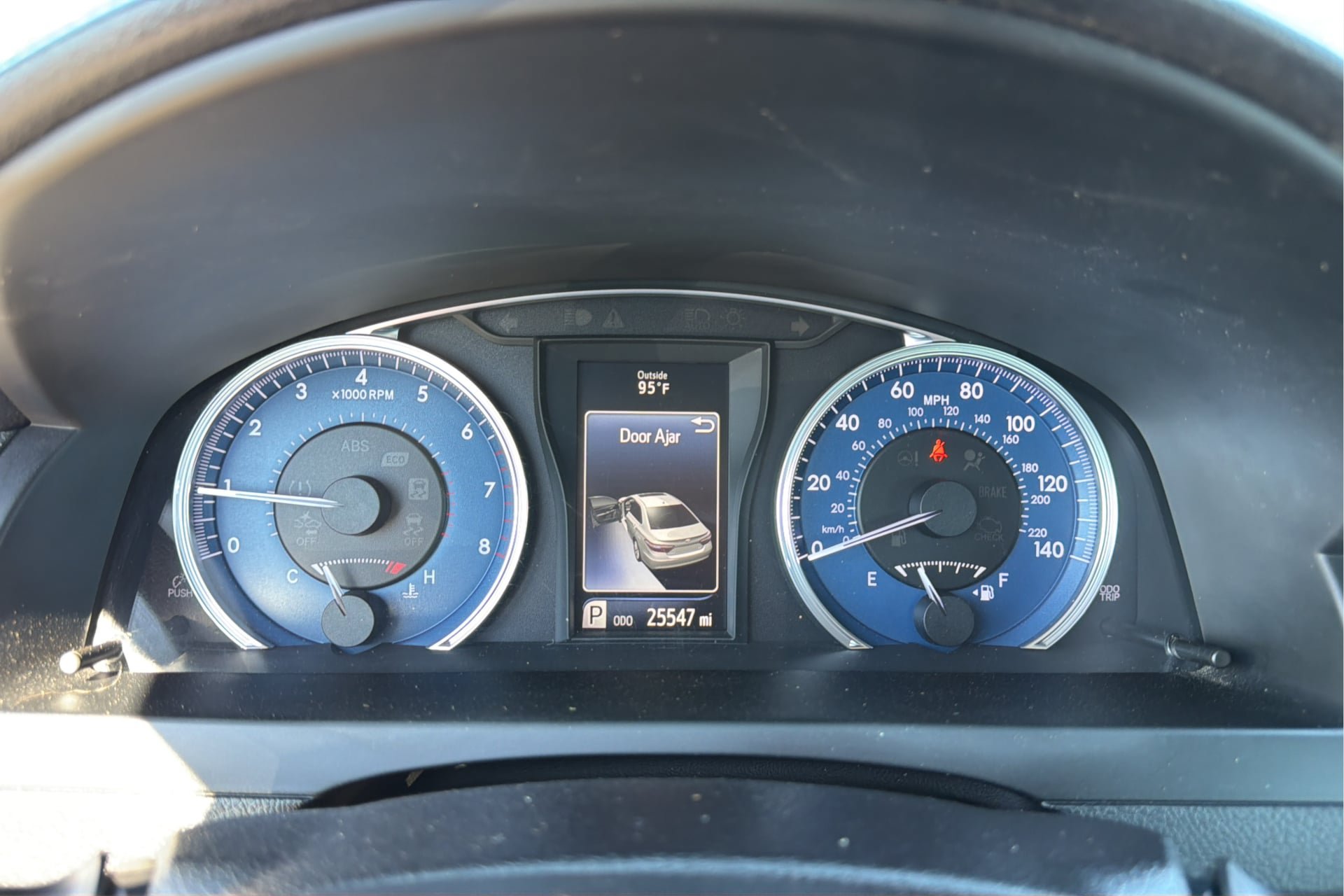 Used 2016 Toyota Camry LE FWD image 29