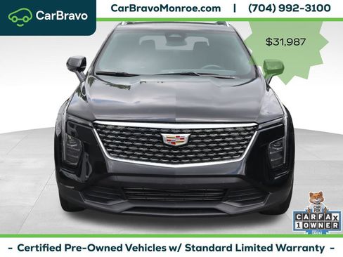 Used 2024 Cadillac XT4 Luxury w/ Cold Weather Package FWD image 8