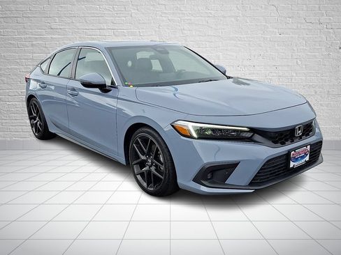 Used 2024 Honda Civic Sport Touring image 3