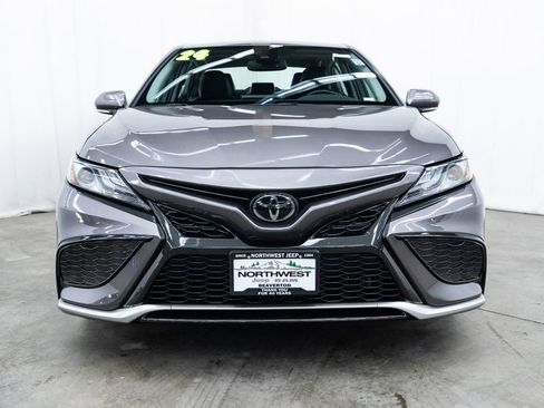 Used 2024 Toyota Camry XSE FWD image 2