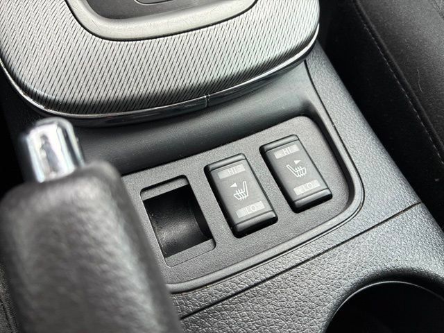 Used 2015 Nissan Sentra SR FWD image 35