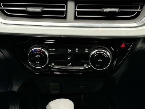 New 2026 Chevrolet Trax LT w/ Driver Confidence Package FWD image 14