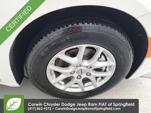 Certified 2024 Chrysler Pacifica Touring-L FWD image 32