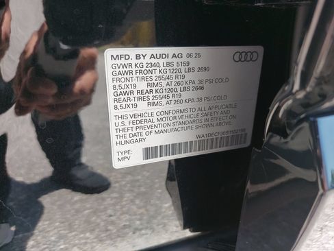 Certified 2025 Audi Q3 2.0T Premium w/ Convenience Package AWD/4WD image 41