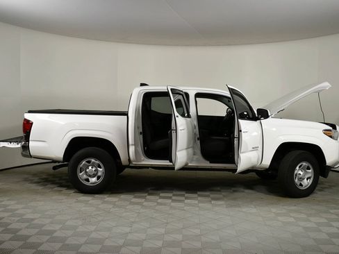 Certified 2022 Toyota Tacoma SR image 6