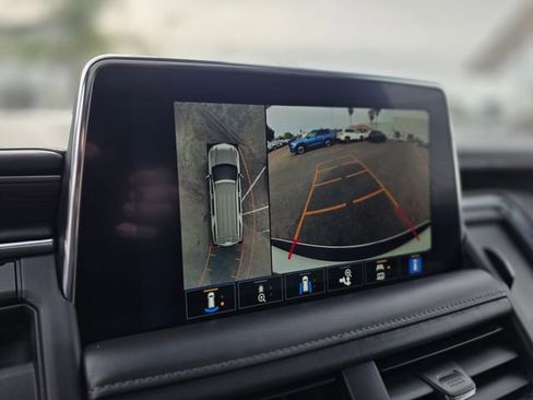 Used 2022 Chevrolet Suburban Z71 w/ Luxury Package image 33