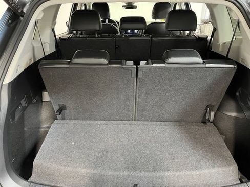 Used 2024 Volkswagen Tiguan SE FWD image 10