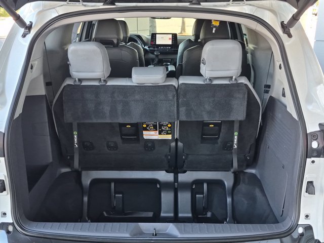 Used 2022 Toyota Sienna Limited AWD/4WD image 11