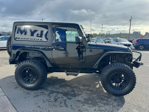 Used 2015 Jeep Wrangler Sport AWD/4WD image 5