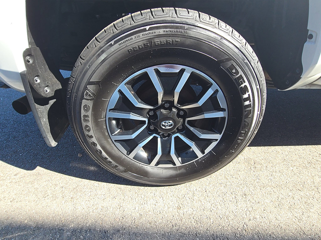 Certified 2023 Toyota Tacoma TRD Sport AWD/4WD image 6