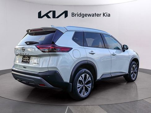Used 2021 Nissan Rogue SV w/ Premium Package AWD/4WD image 6