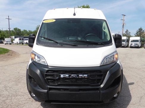 Used 2025 RAM ProMaster 2500 w/ Convenience Group FWD image 21