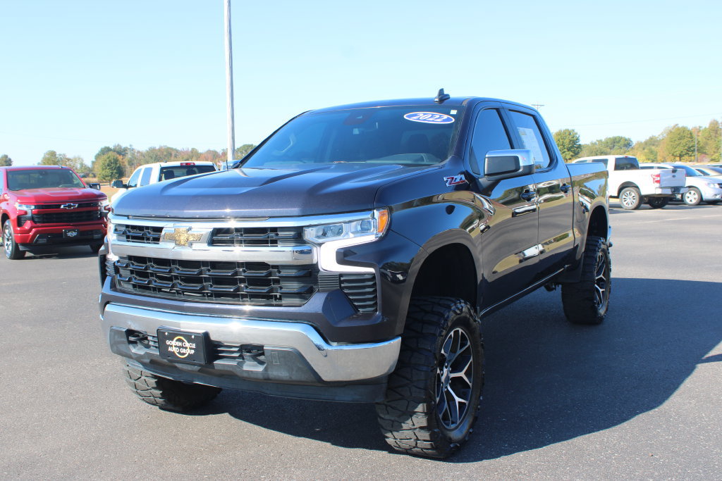 Used 2022 Chevrolet Silverado 1500 LT w/ Z71 Off-Road Package AWD/4WD image 4