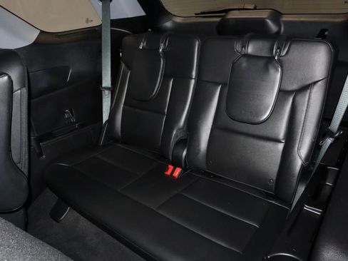 Used 2021 Ford Explorer XLT w/ Equipment Group 202A AWD/4WD image 23