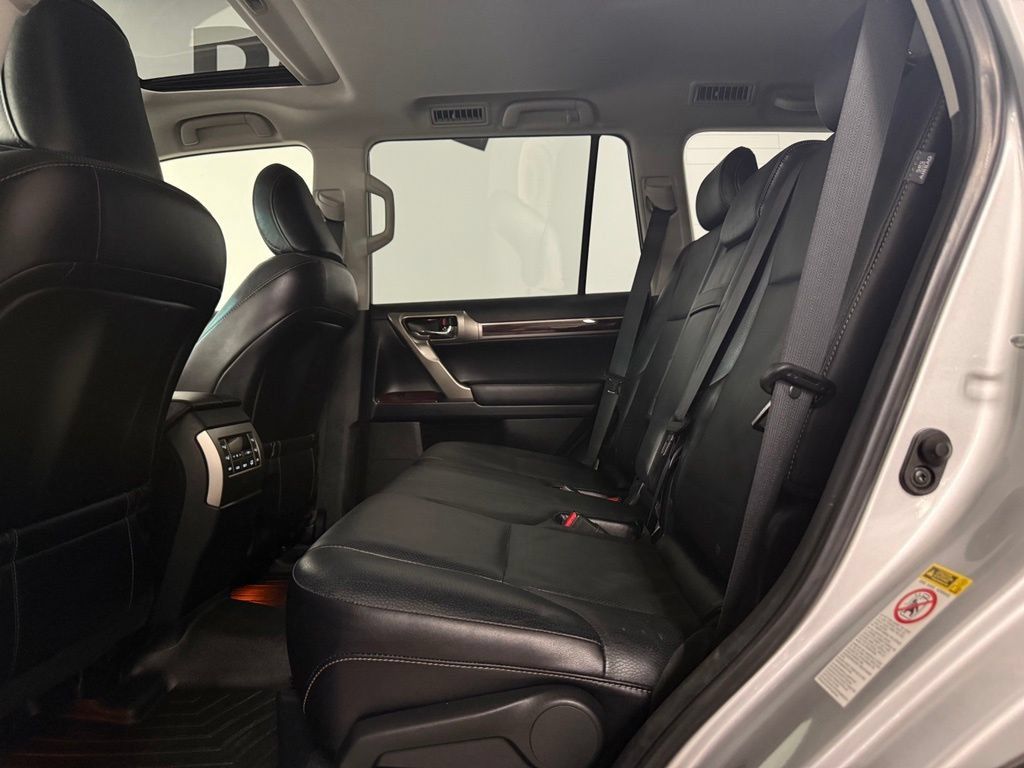 Used 2017 Lexus GX 460 Premium w/ Premium Package AWD/4WD image 10