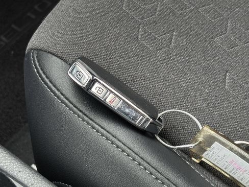 Used 2025 Kia Seltos S FWD image 22