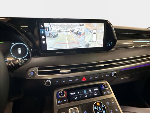 Used 2024 Hyundai Palisade Calligraphy image 26