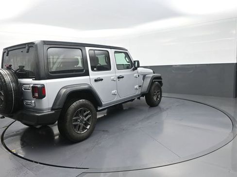 Used 2024 Jeep Wrangler Unlimited Sport AWD/4WD image 12