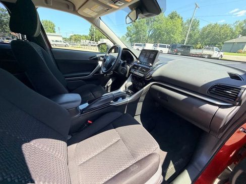 Used 2025 Mitsubishi Eclipse Cross AWD image 11