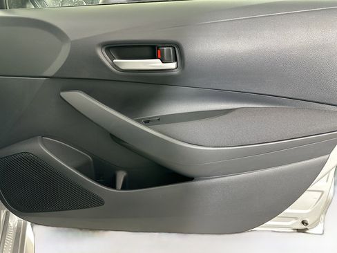 Used 2021 Toyota Corolla LE w/ Carpet Mat Package (TMS) FWD image 29